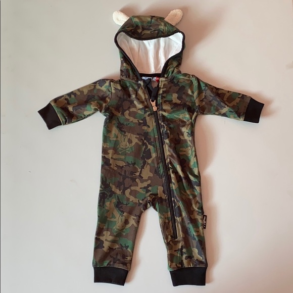 Baby playsuit hoodie Camo print size 0-3M - Picture 2 of 5